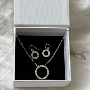 Silver Diamond circle earring and necklace set.